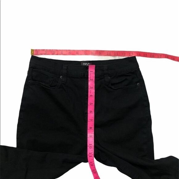 BDG Twig Ripped High-Waisted Skinny Jean - Black - Picture 10 of 10